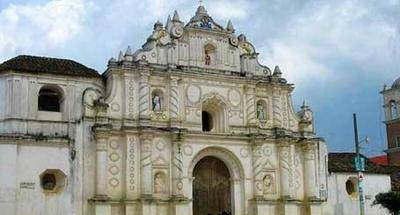 Las iglesias vecinas de Comalapa