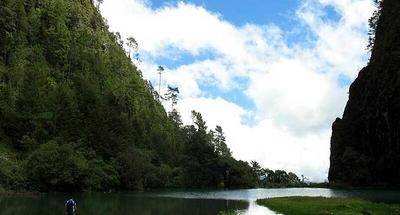 Laguna de Magdalena en Huehuetenango, ruta de bicicleta de montaña