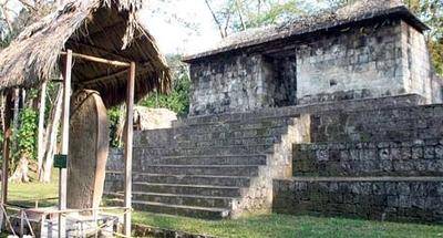 Ceibal y sus estelas mayas